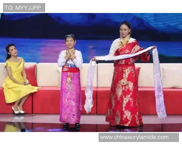 足球明星携手藏歌传递文化魅力引发热议视频曝光